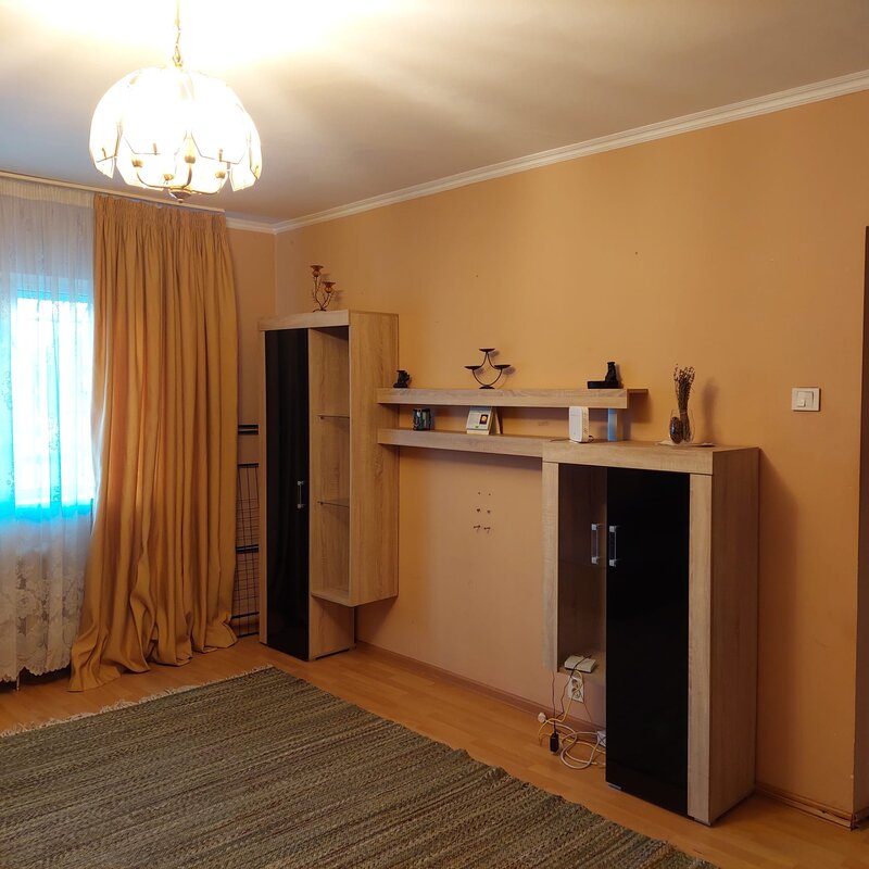 Doamna Ghica, Bl. 1, stradal,